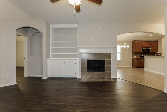 Building Photo - 961 Doire Dr