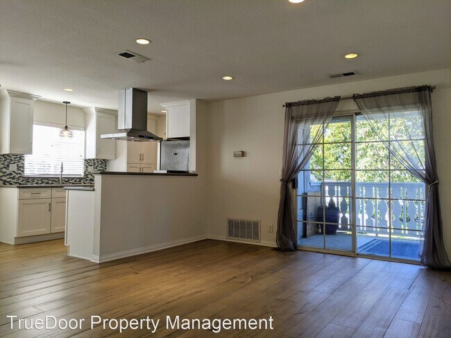 Foto del edificio - 2 br, 2 bath House - 7821 Happy Dr #103