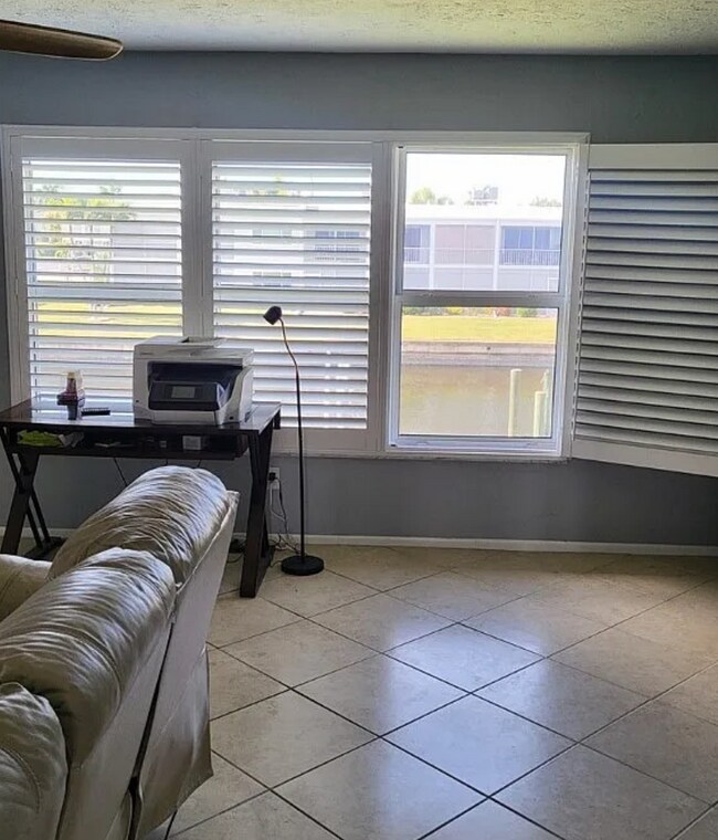 Foto del edificio - 4520 SE 6th Pl