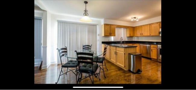 Foto del edificio - 6517 W Belle Plaine Ave