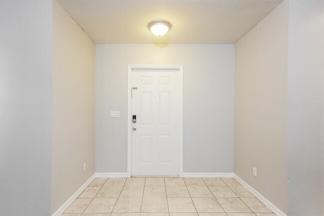 Foto del edificio - 1310 SW 13th Terrace