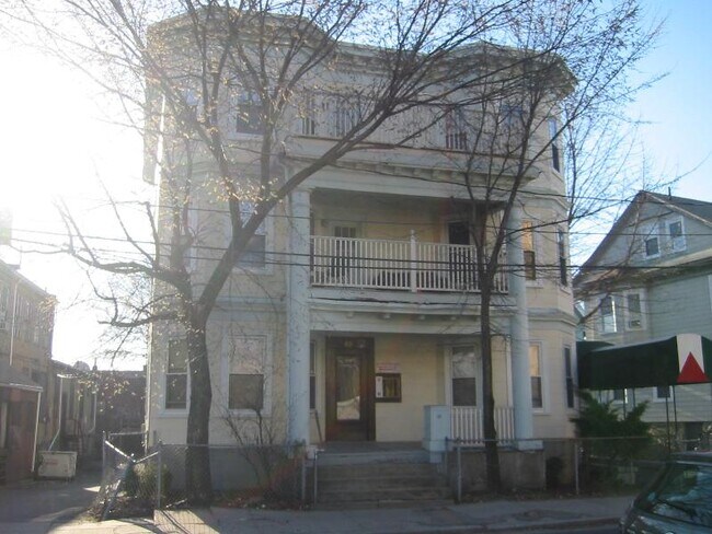 Foto del edificio - 56 Linden St