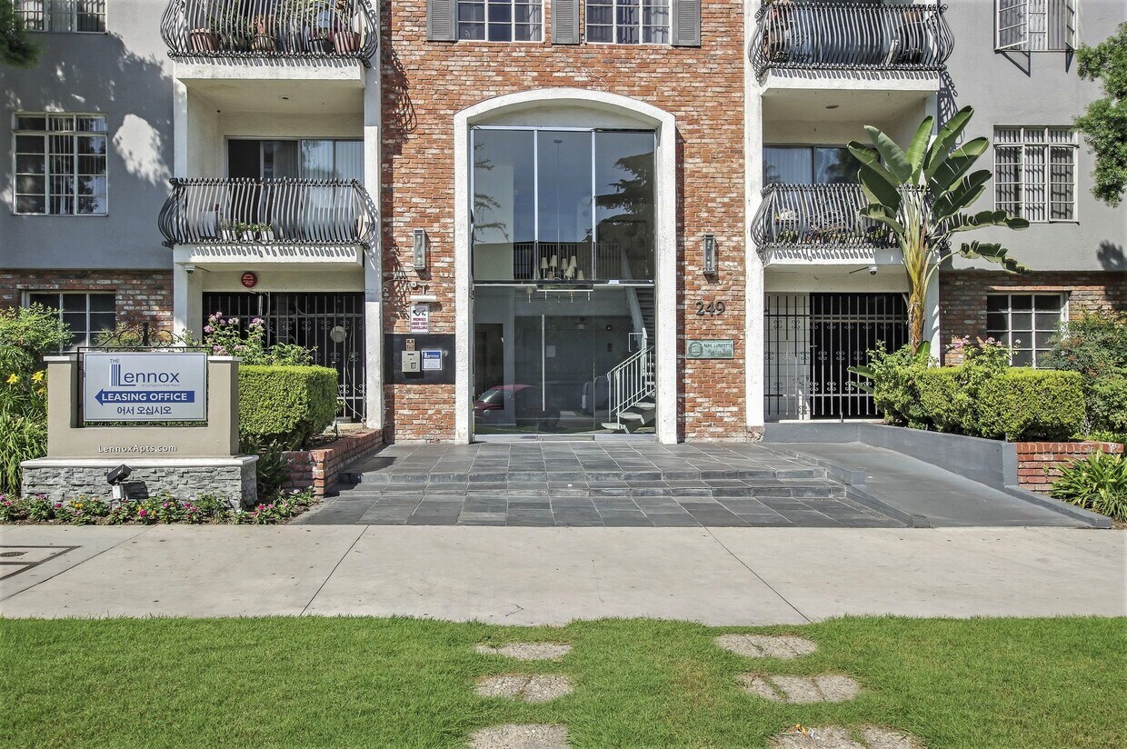 The Lennox Apartments Apartments in Los Angeles, CA Westside Rentals