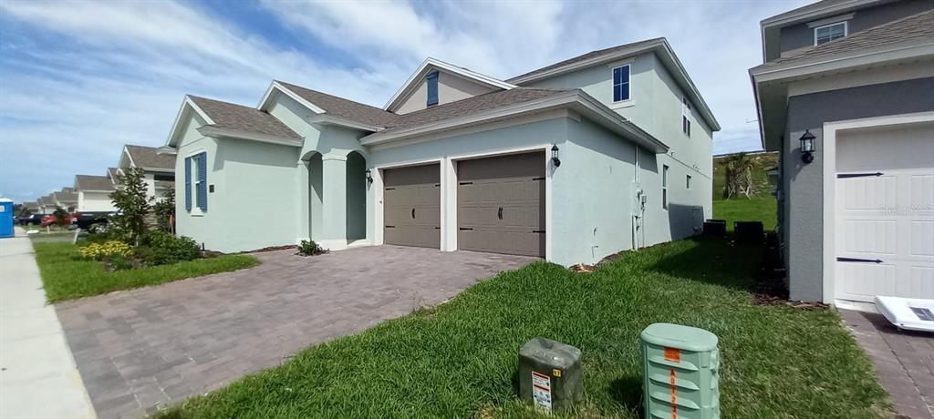 Foto principal - 15062 Lake Bessie Loop