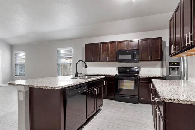Foto del edificio - 5712 Montrelia Dr