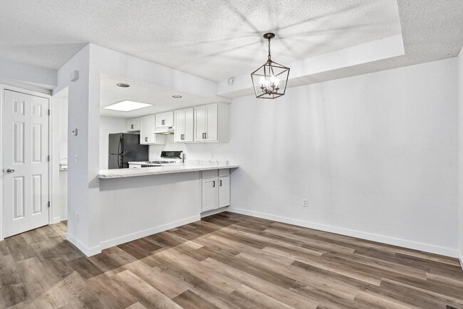 Building Photo - 18669 Clear View Ct