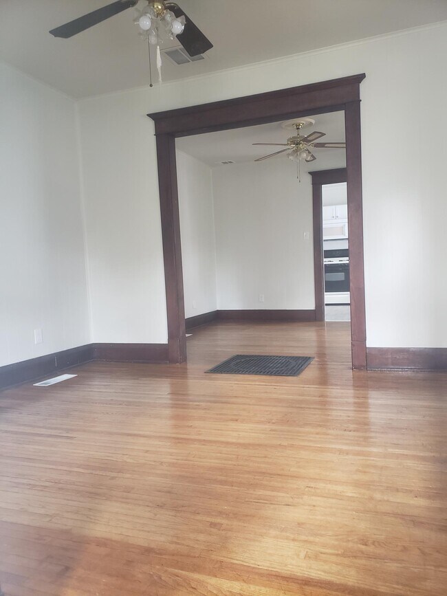 Building Photo - 124 Highland Ave