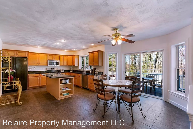 Building Photo - 4 br, 2.5 bath House - 95 Lunenburg Road