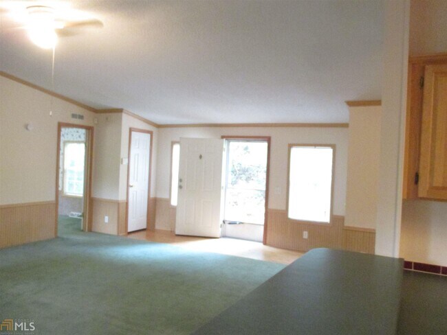 Building Photo - 355 White Birch Dr