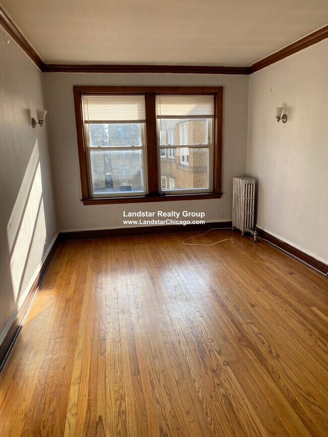Foto del edificio - 4828 W Addison St