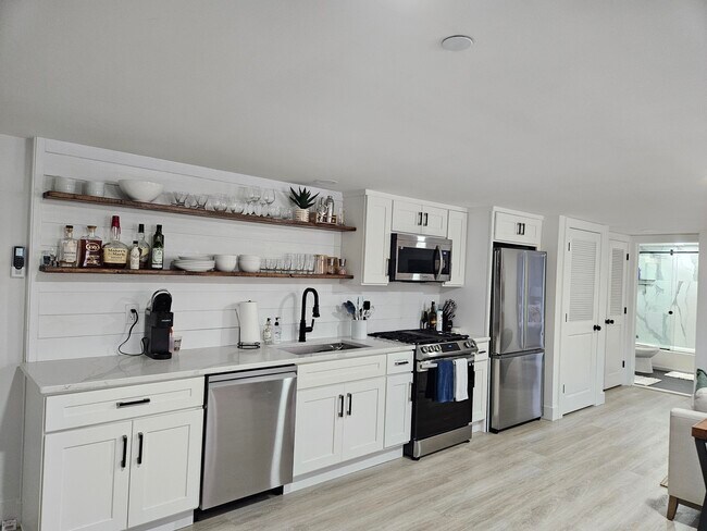 Building Photo - 90 Shrewsbury Ave