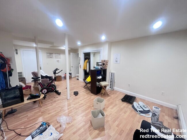 Building Photo - 12 Dean Rd