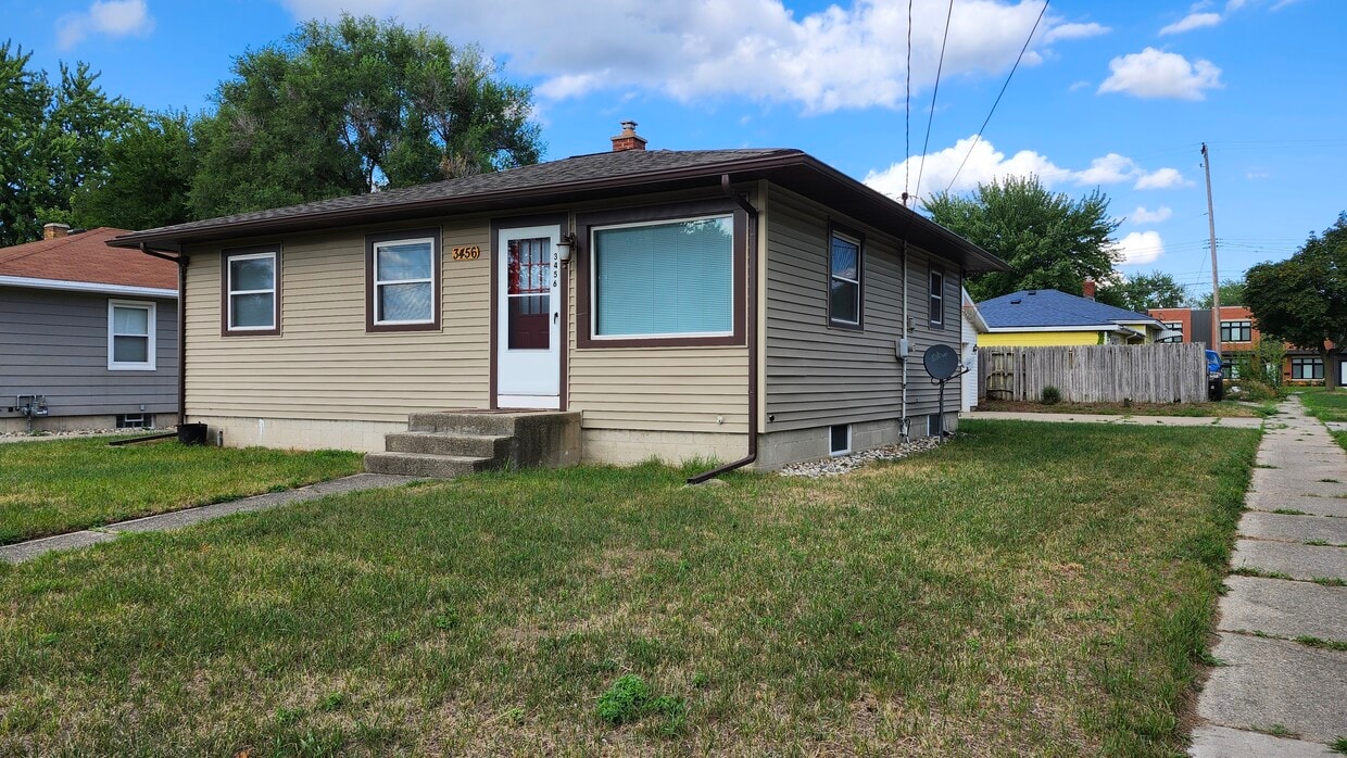 Front of home - 3456 Flamingo Ave SW
