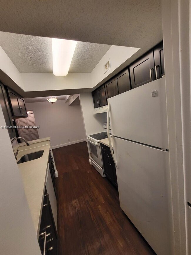 Foto del edificio - 5654 Rock Island Rd