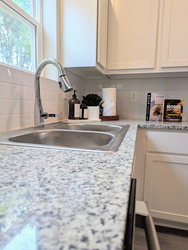 Granite Countertops - Dawson Creek Apartments