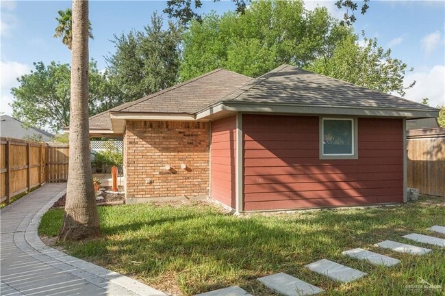 Building Photo - 21 Verdin Ave