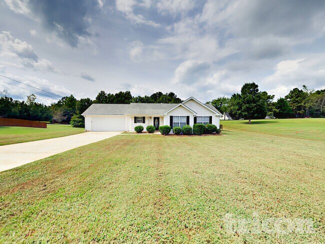 Building Photo - 195 Falcon Ridge Dr