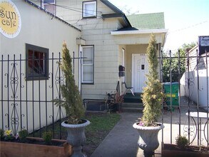 Building Photo - 5415 6th Ave NW