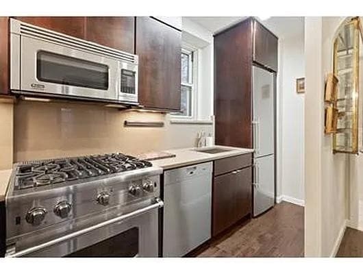 Foto del edificio - 210 W 19th St