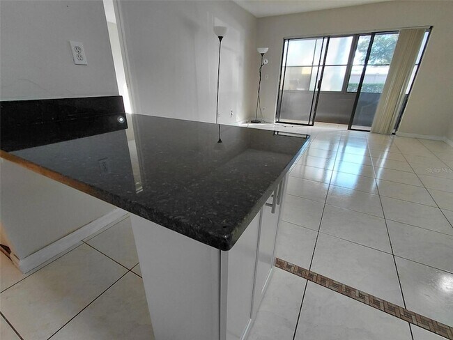 Building Photo - 8203 Sun Spring Cir