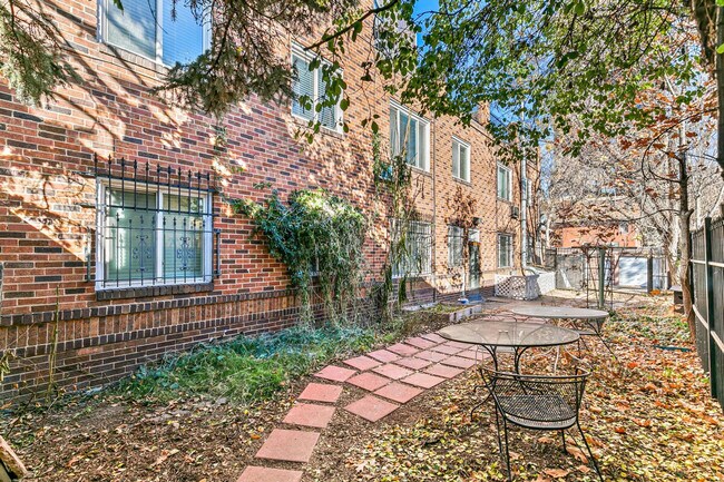 Foto del edificio - 1666 Detroit St