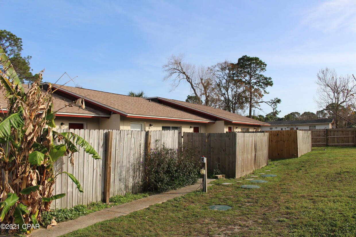 8517 Laird St, Panama City Beach, FL 32408 Townhome Rentals in Panama