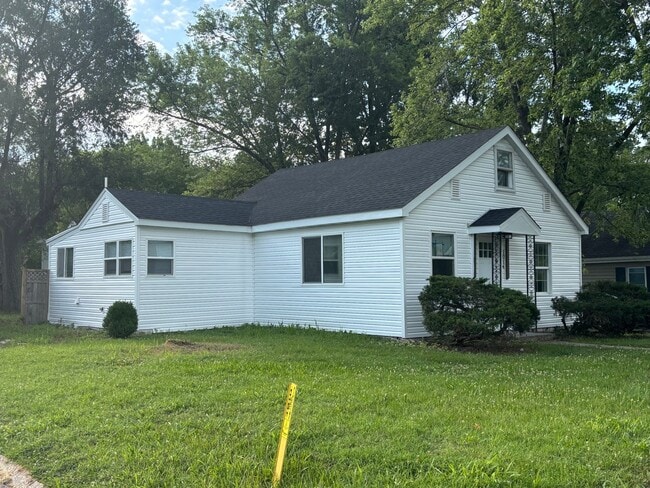 Building Photo - Fabulous 2 Bedroom 1.5 Bathroom House
