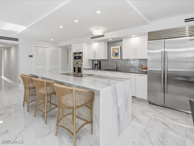 Foto del edificio - 2750 Gulf Shore Blvd N