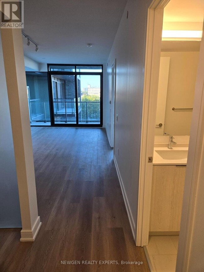Building Photo - 3009 Novar Rd