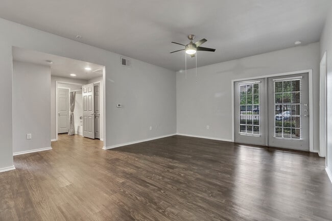 Building Photo - The Redland