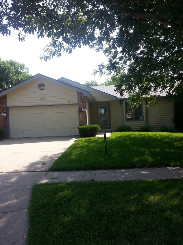 5426 Channel Dr, Lincoln, NE 68516 House Rental in Lincoln, NE