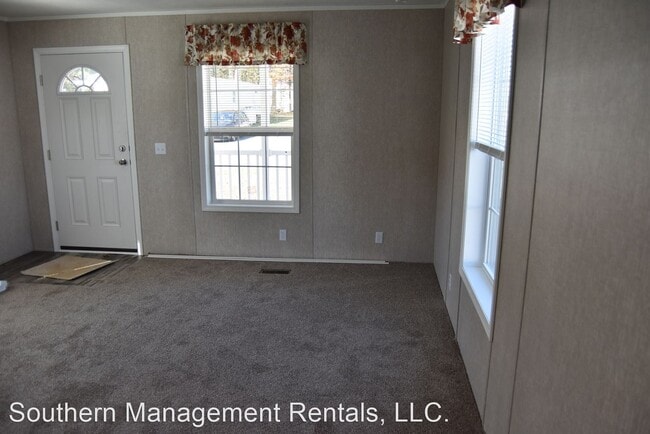 Building Photo - 2 br, 1 bath House - 3 Locust Lane