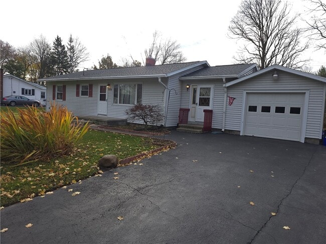 Building Photo - 379 Hollybrook Rd