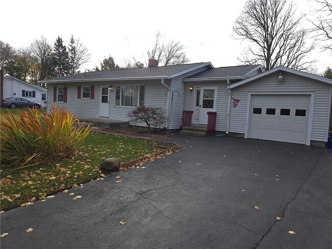 Foto del edificio - 379 Hollybrook Rd