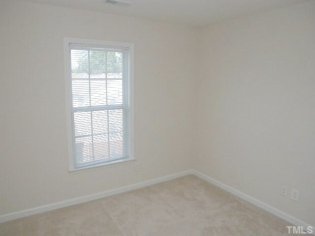 Foto del edificio - 7030 Mead Ln