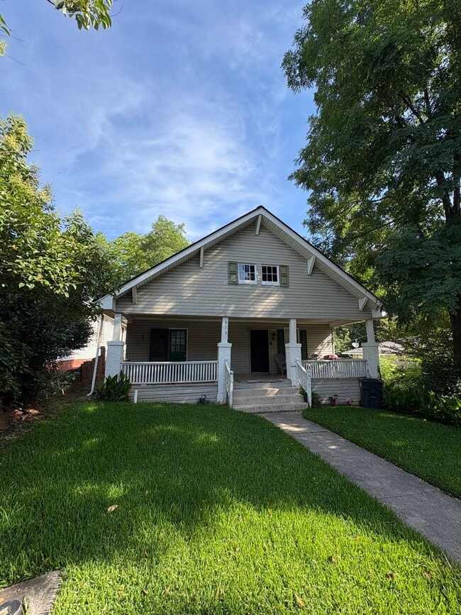 Photo - 617 Candler St Apartment