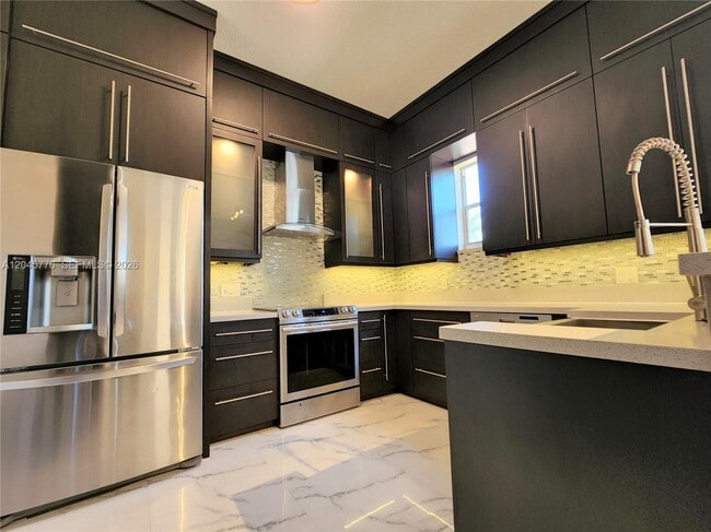 Building Photo - 4405 SW 160th Ave