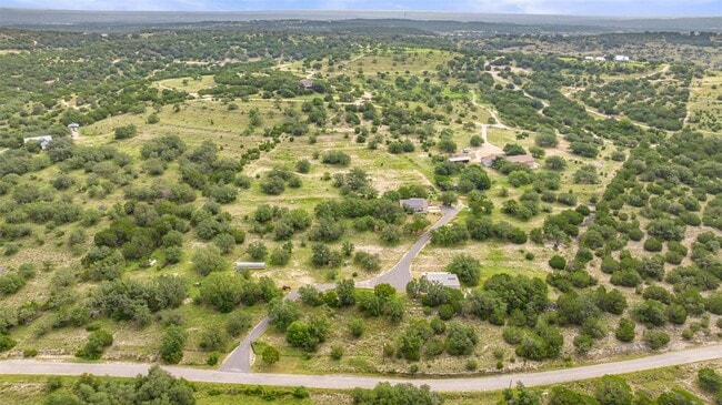 Foto del edificio - 5834 Fall Creek Rd