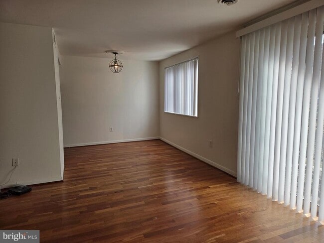 Building Photo - 10432 Rockville Pike