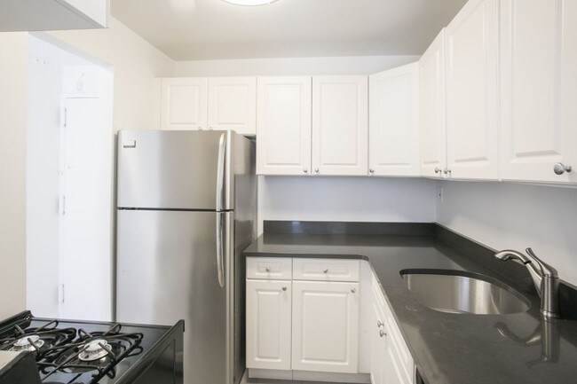 Foto del edificio - 341 E 62nd St