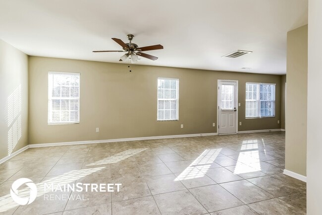 Foto del edificio - 352 Kendall Dr