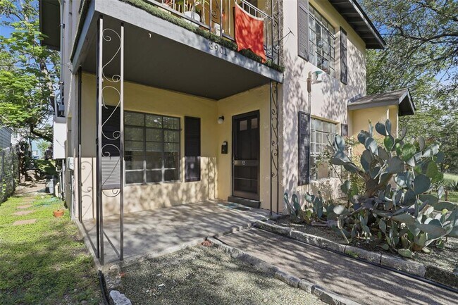 Foto del edificio - 3901 Wrightwood Rd