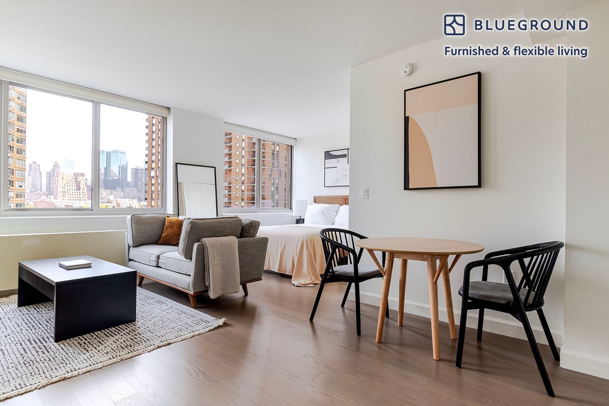 Foto principal - 561 10th Ave