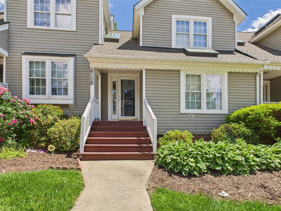 Foto principal - 6138 Rolling Forest Cir
