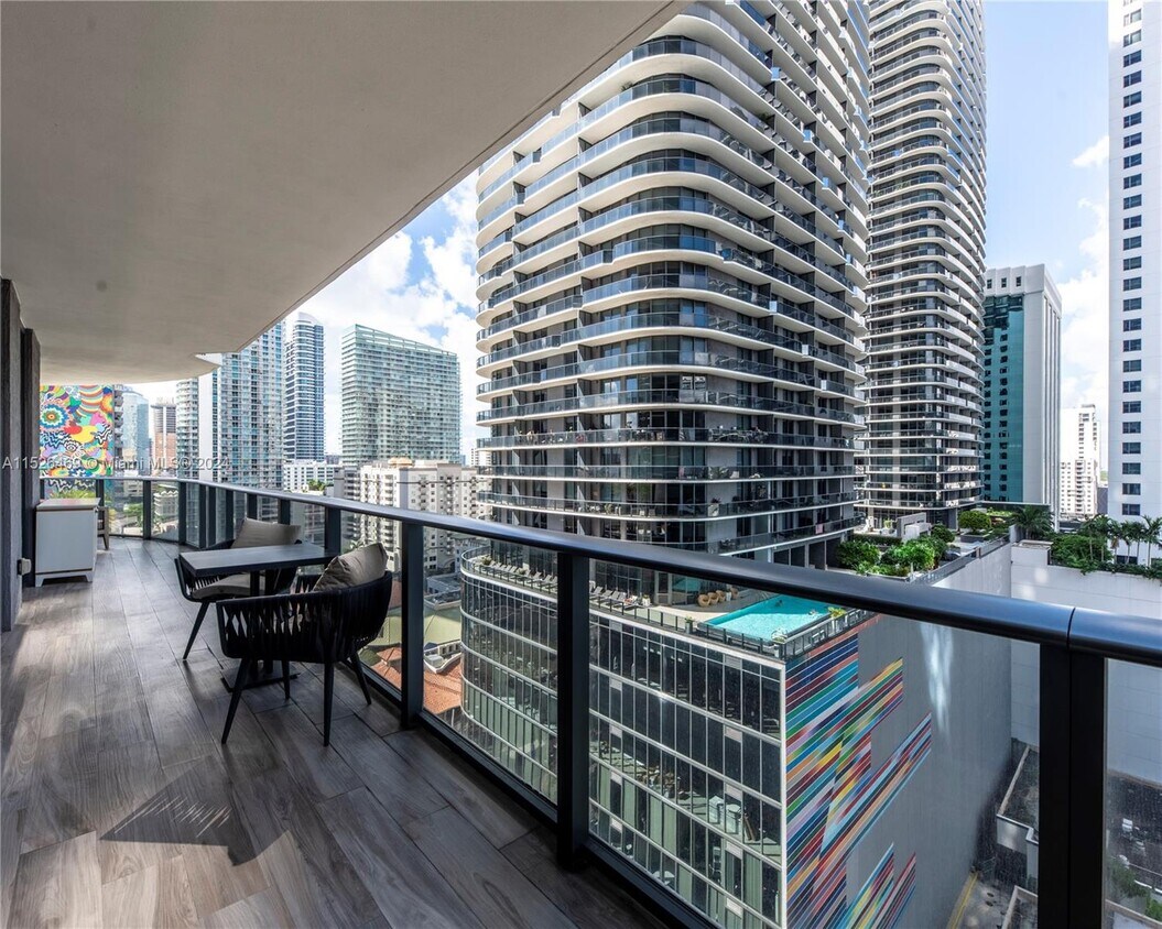 Foto principal - 801 S Miami Ave