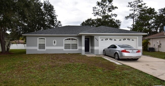 Spacious 3 Bedroom 2 Bath - Spacious 3 Bedroom 2 Bath House
