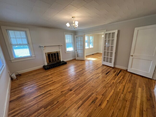 Photo - 89 Green St SW House