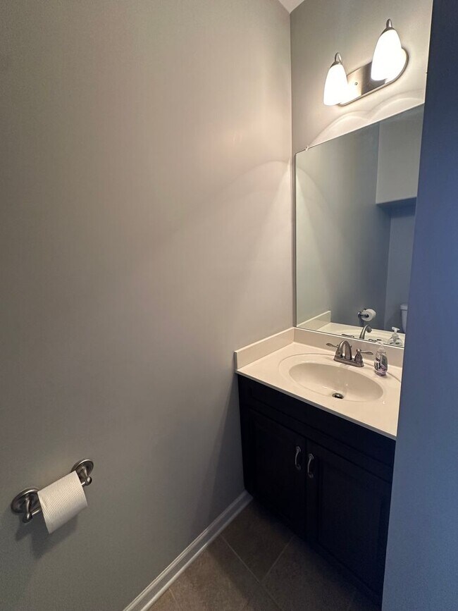 Building Photo - Beautiful 3 Bed 2.5 Bath in Murfreesboro!