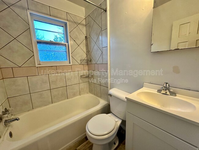 Foto del edificio - 1410 Oak St