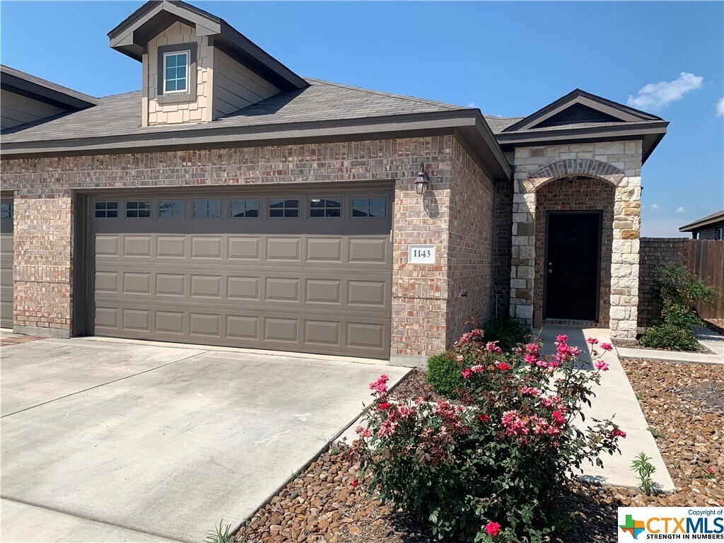 Foto principal - 1143 Creekside Orchard